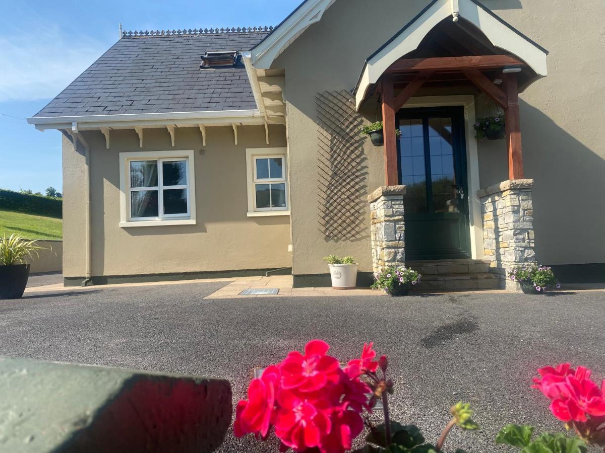 The Lodge Donegal Town Exterior photo